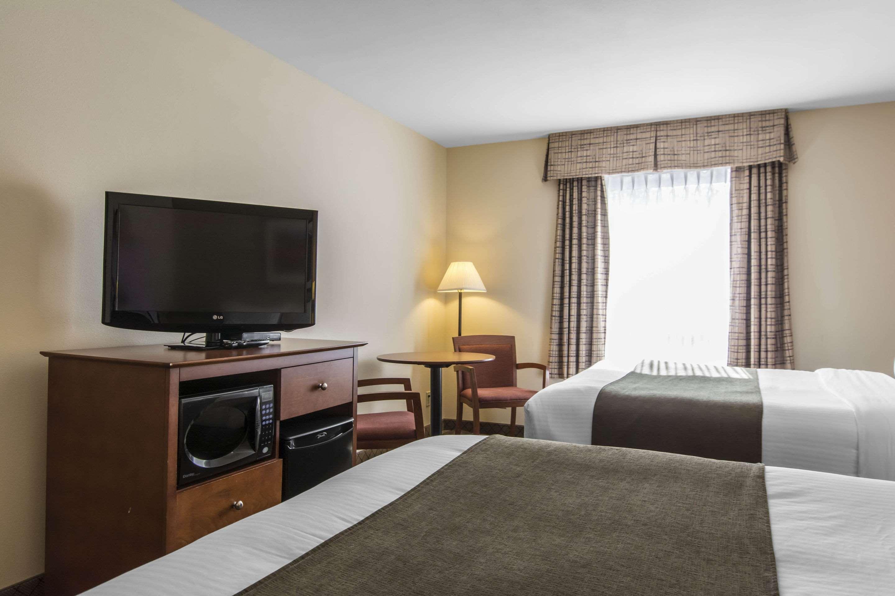 Quality Inn Airport Монктон Экстерьер фото