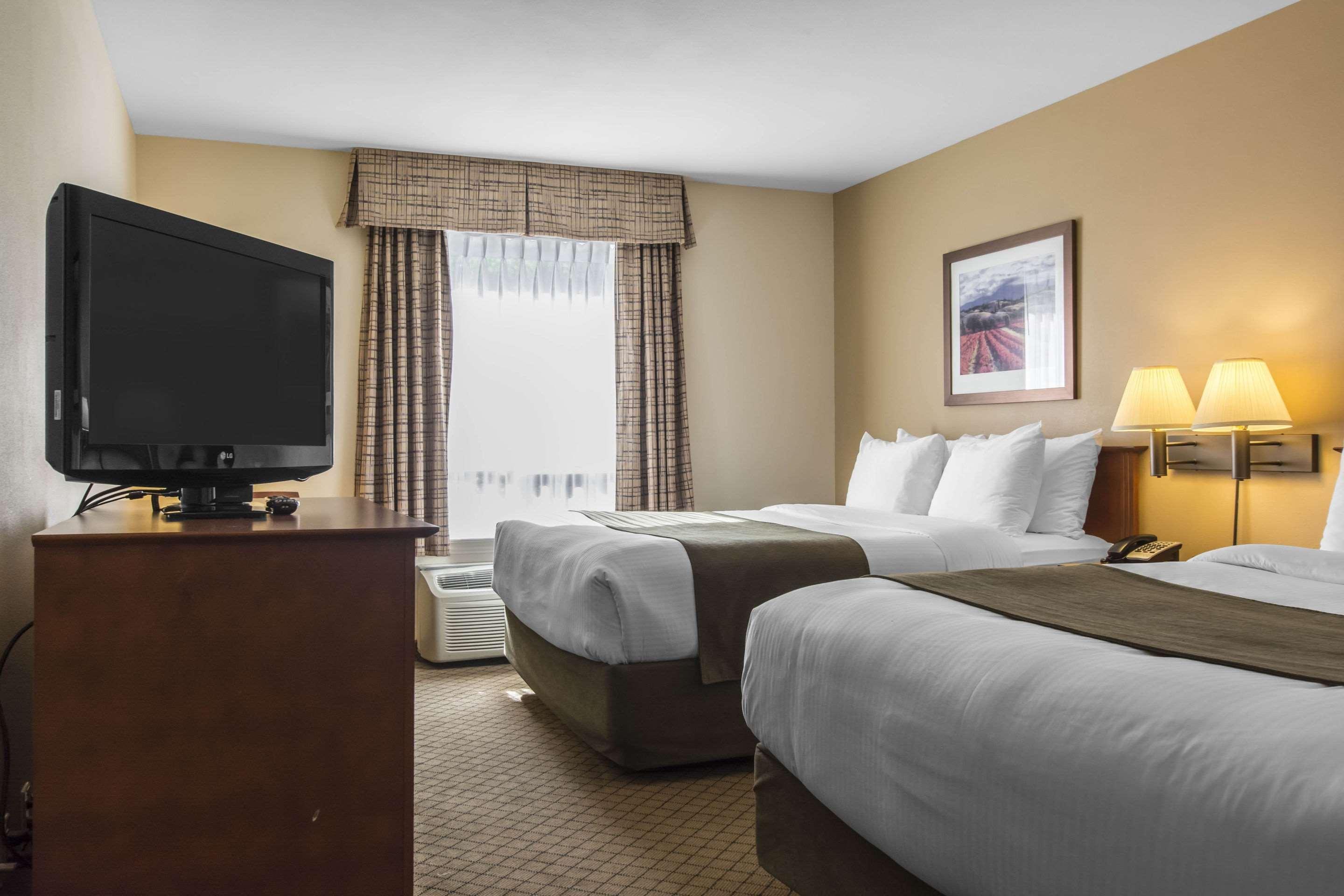 Quality Inn Airport Монктон Экстерьер фото
