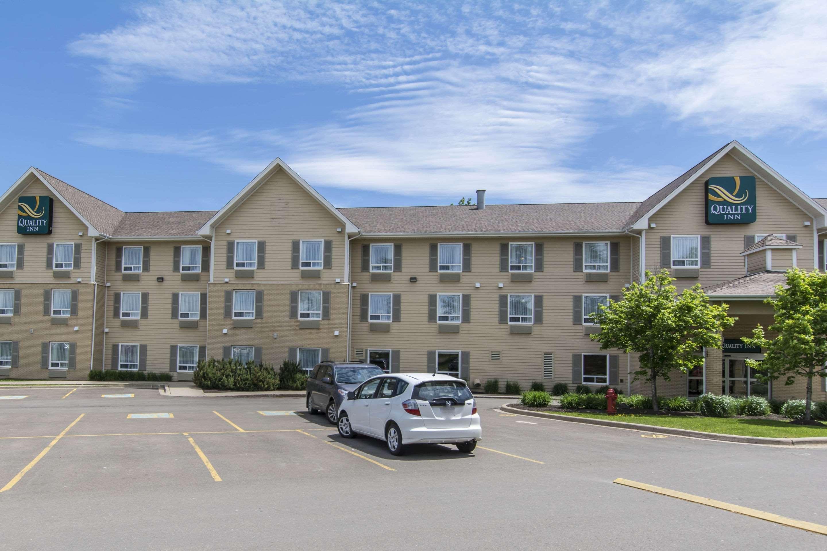 Quality Inn Airport Монктон Экстерьер фото