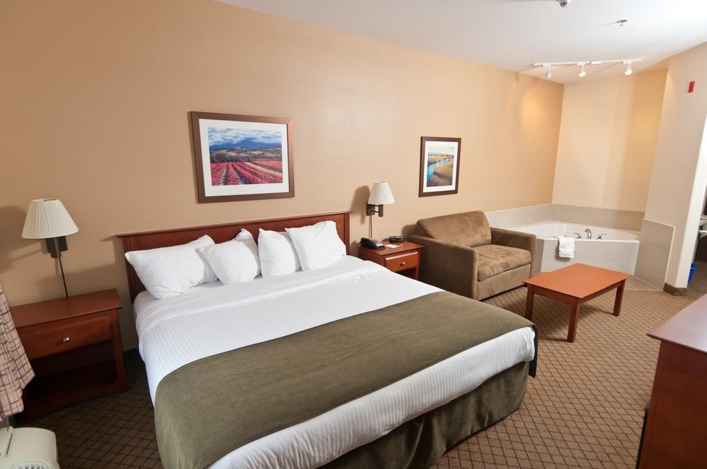 Quality Inn Airport Монктон Экстерьер фото