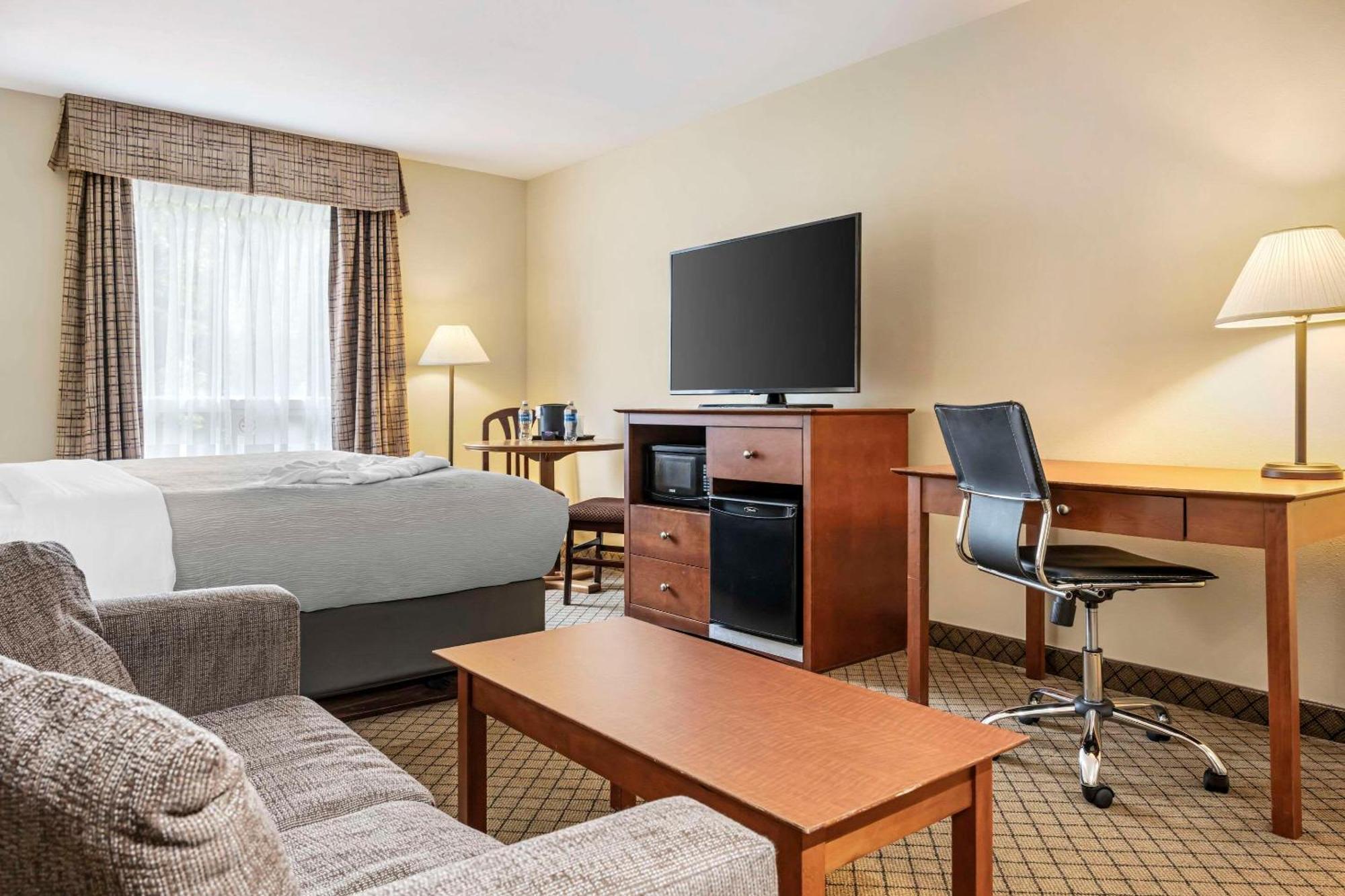 Quality Inn Airport Монктон Экстерьер фото