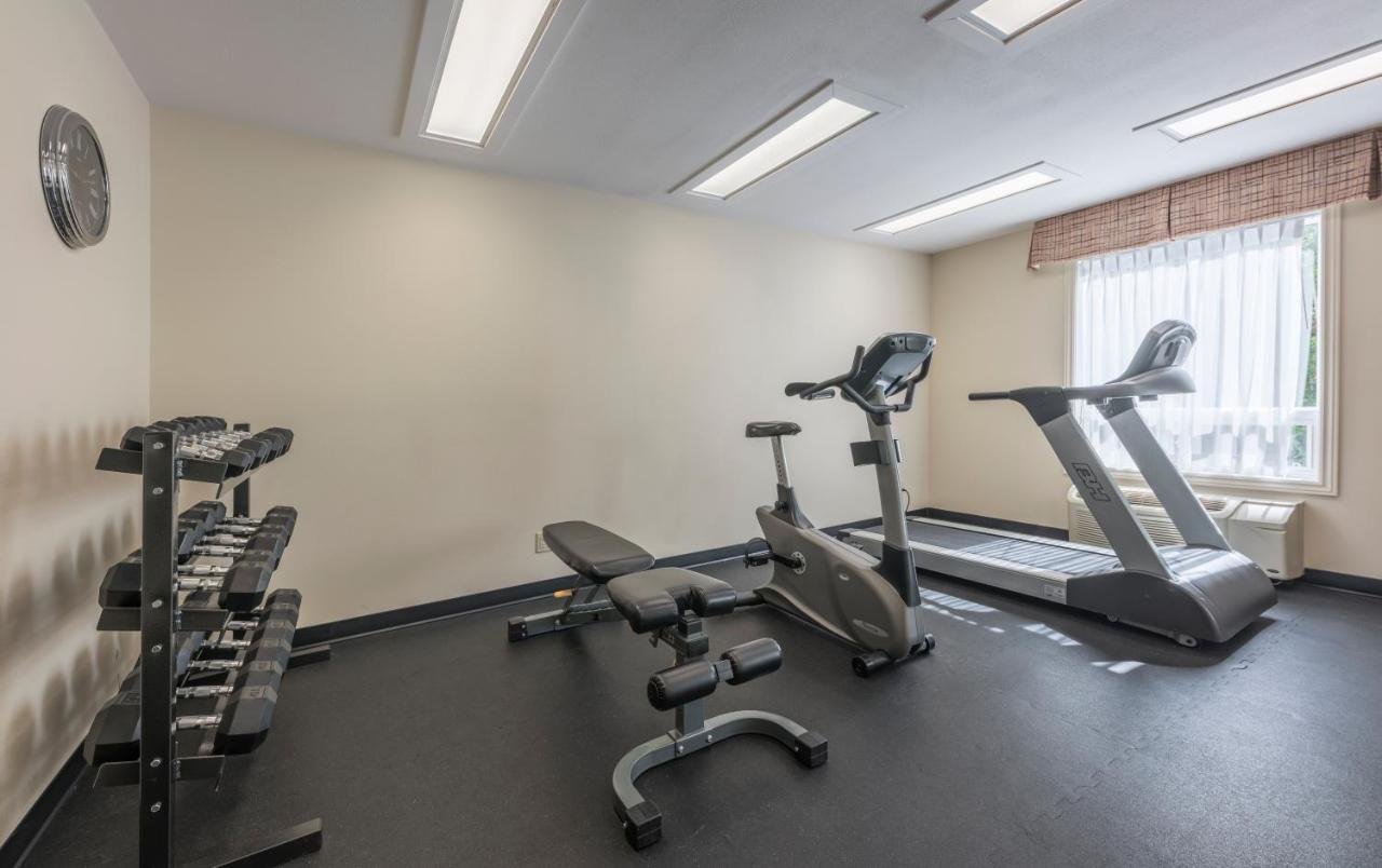 Quality Inn Airport Монктон Экстерьер фото
